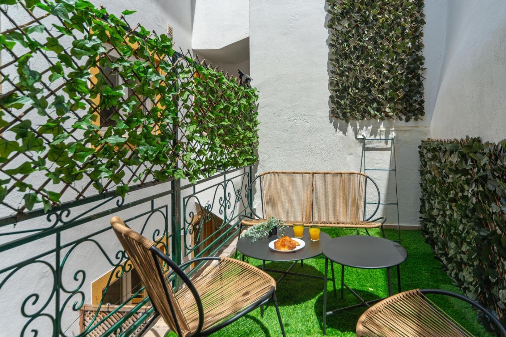 Apartment With A Cozy Private Terrace Specially At Night